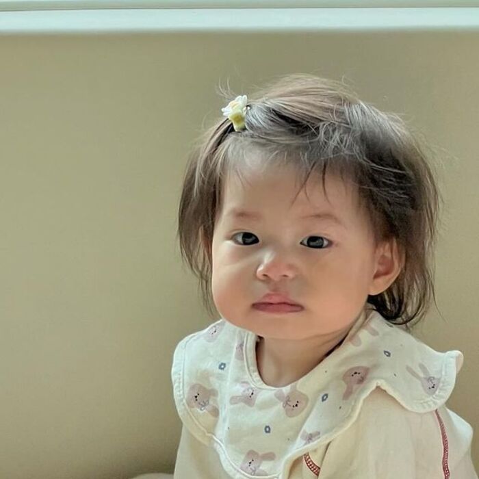 hình bé gái dễ thương