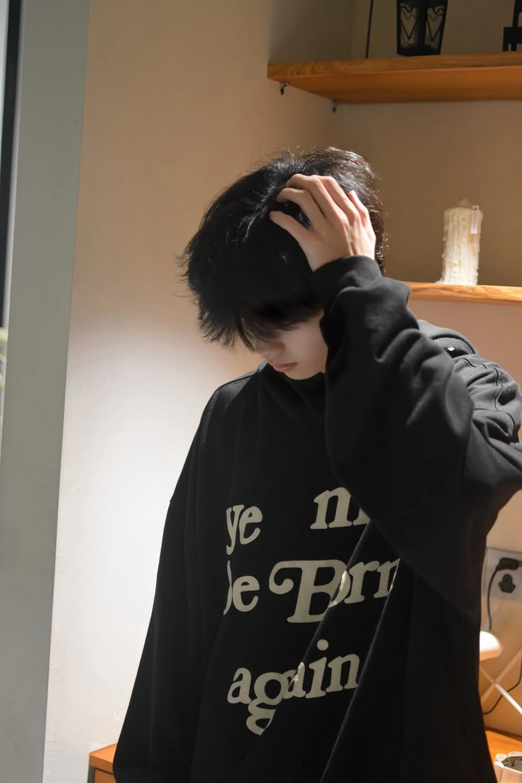 trai đẹp che mặt ngầu
