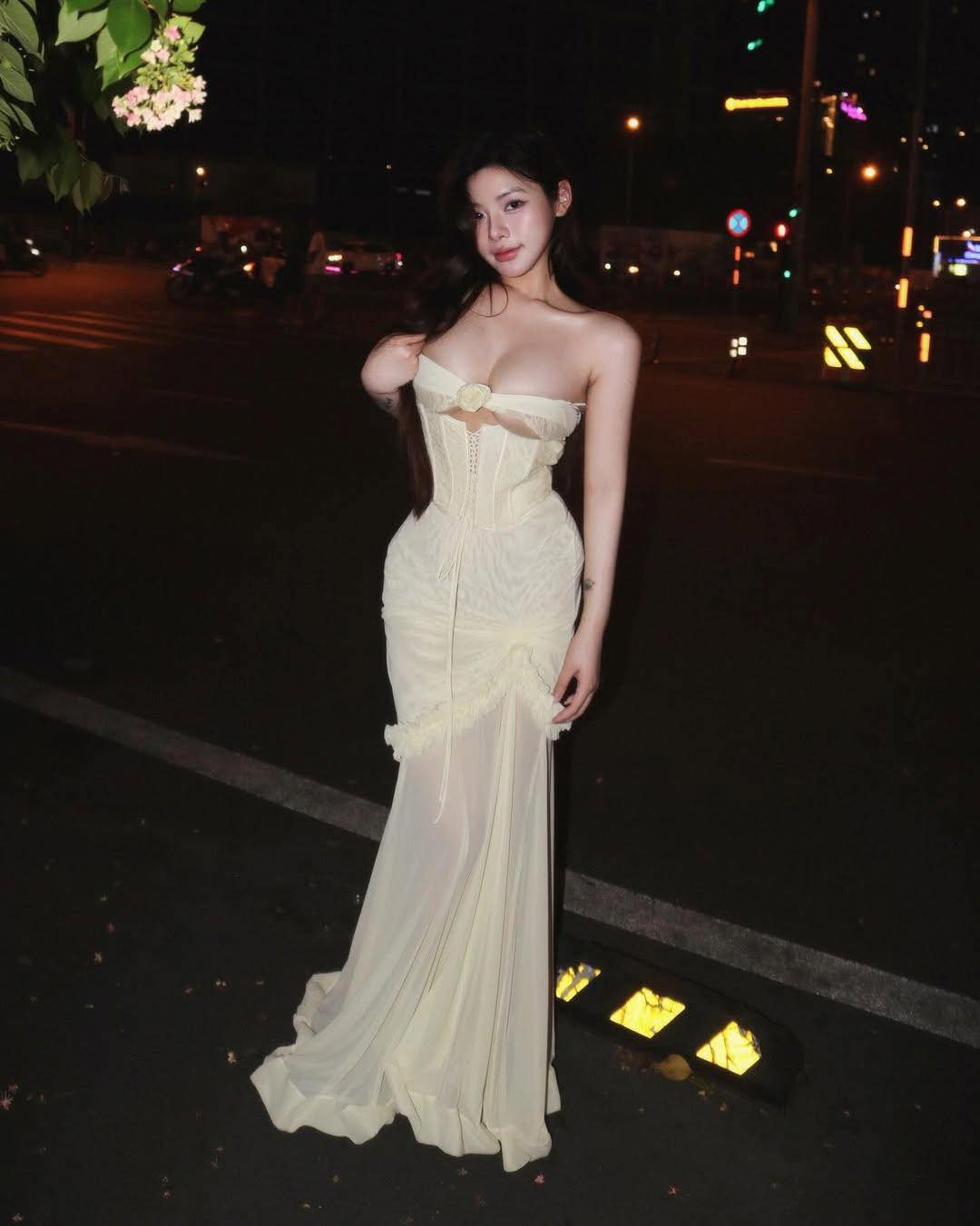 ảnh gái xinh khoe dáng