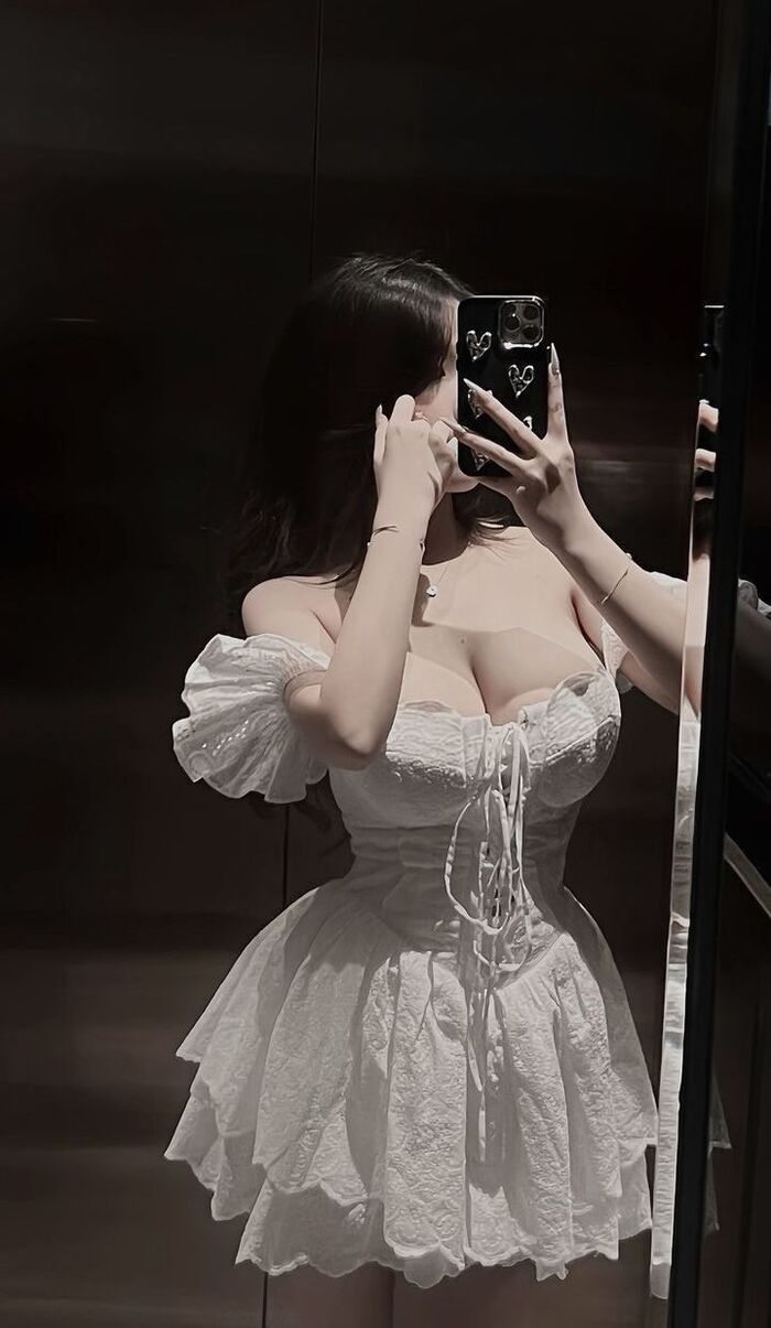 gái xinh khoe body