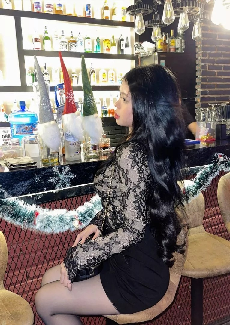 hình ảnh gái đẹp mặc váy ngắn đen