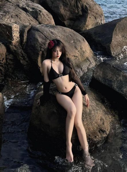 gái trung quốc mặc bikini