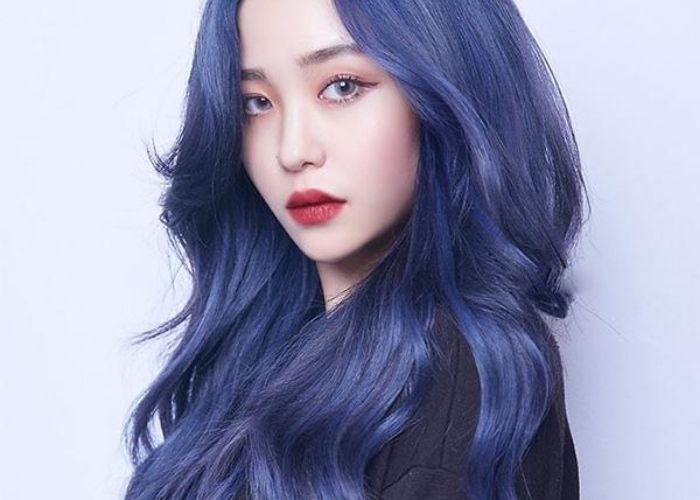 nhuộm tóc màu xanh dương đen khói (