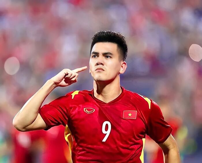 trai đẹp đá bóng