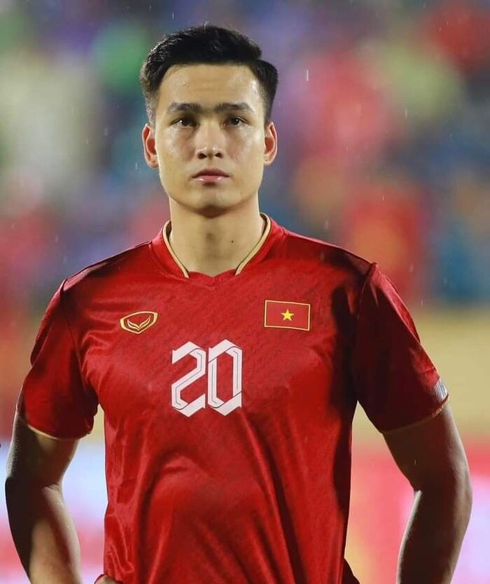 trai đẹp đá bóng