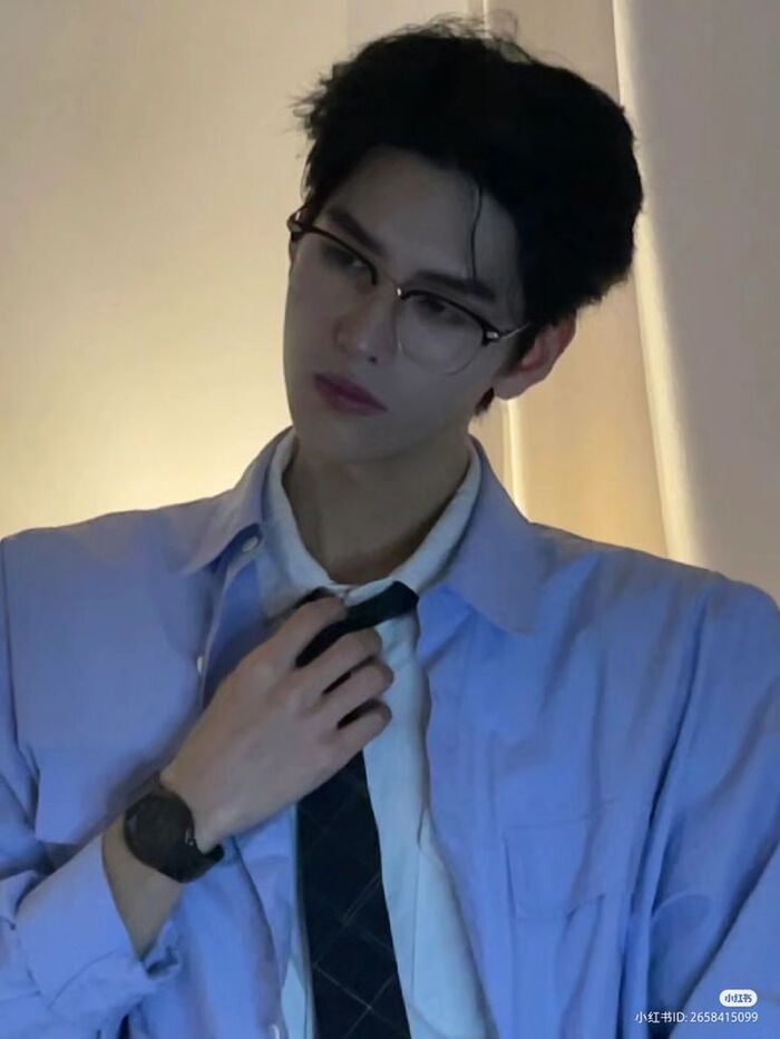 trai đẹp đeo kính