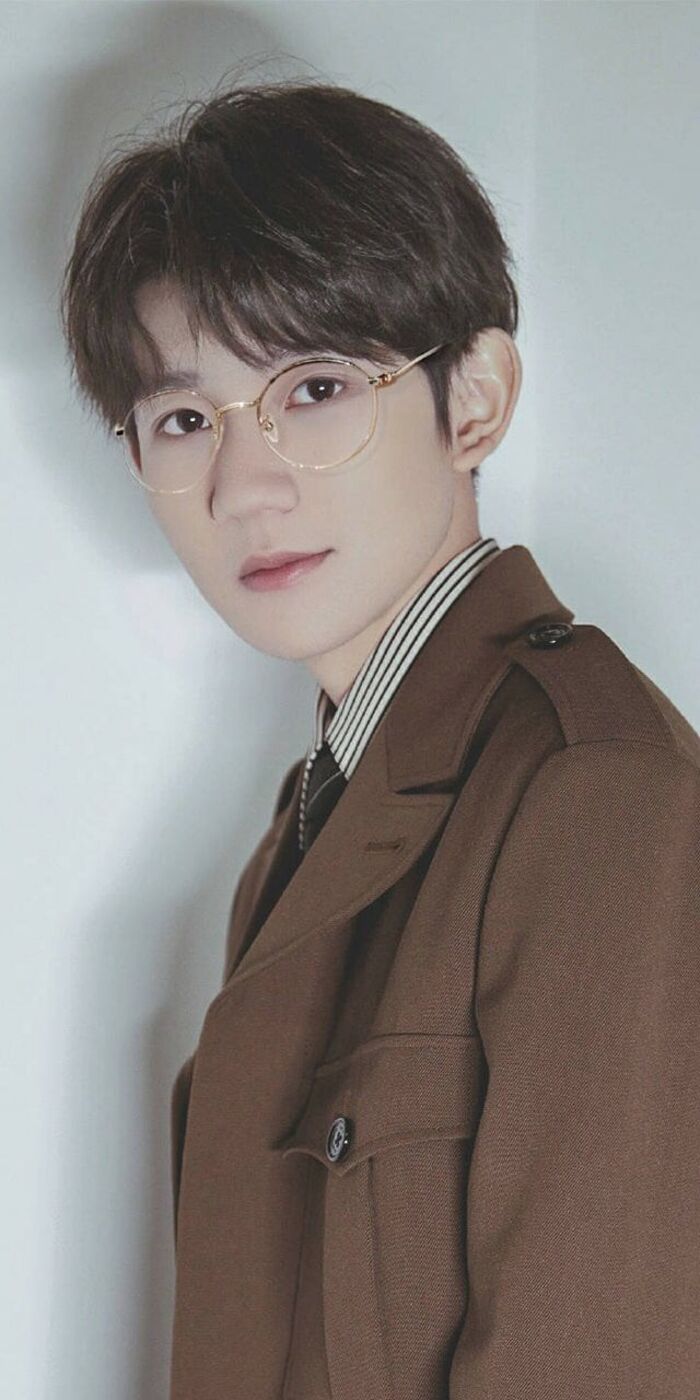 trai đẹp đeo kính