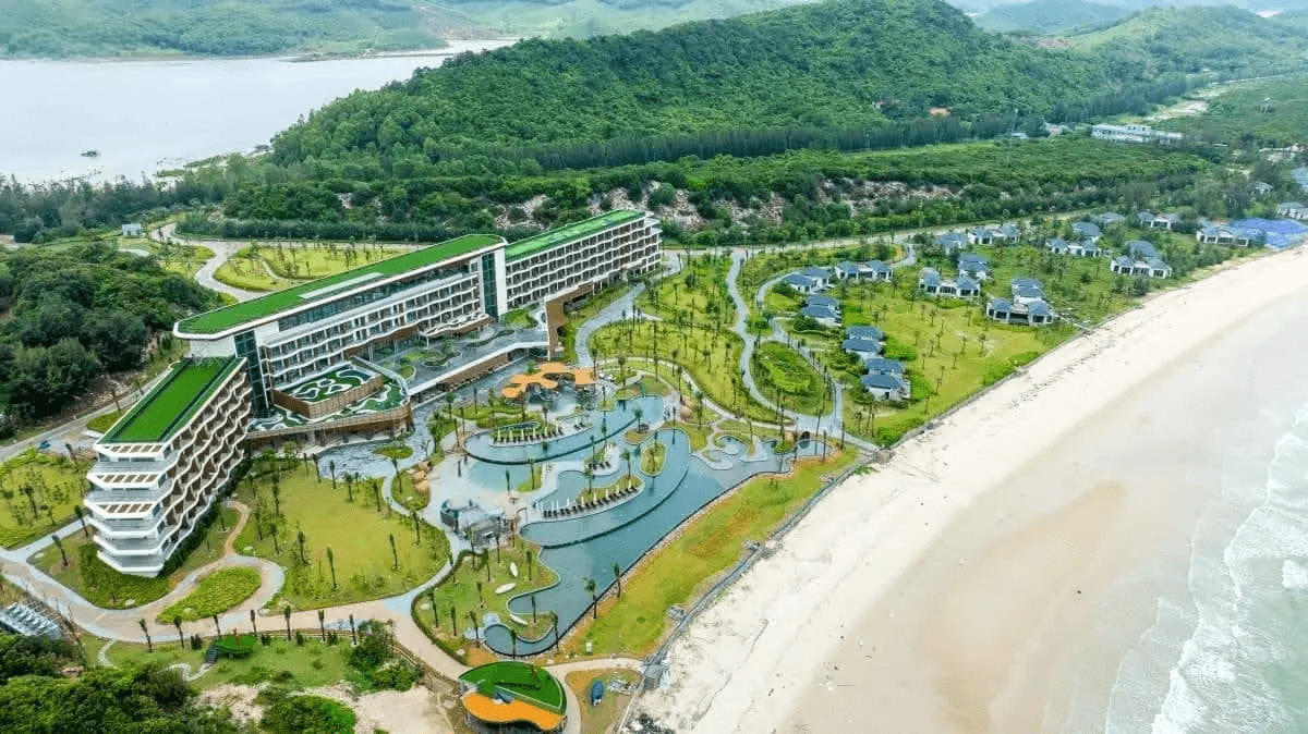 Điểm Danh Những Khách Sạn Biển Đẹp Nhất Việt Nam Toàn cảnh khu nghỉ dưỡng Angsana Quan Lạn.