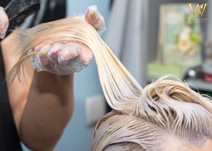 Bật mí 2 cách rửa tóc màu đen bằng thuốc và nguyên liệu tự nhiên cách rửa tóc màu đen