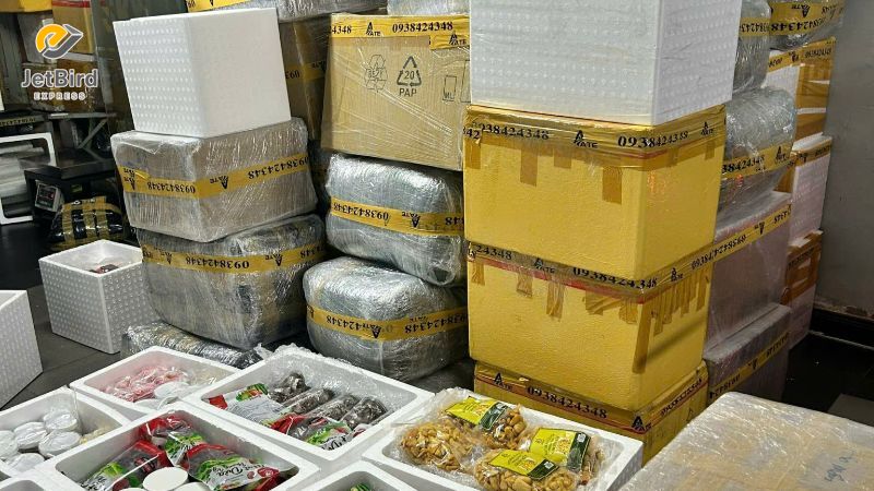 Toàn Cảnh Thị Trường Logistics Quốc Tế Hiện Nay Và Vai Trò Của Jetbird Express Nhu cầu gửi hàng quốc tế của cá nhân và doanh nghiệp ngày càng tăng