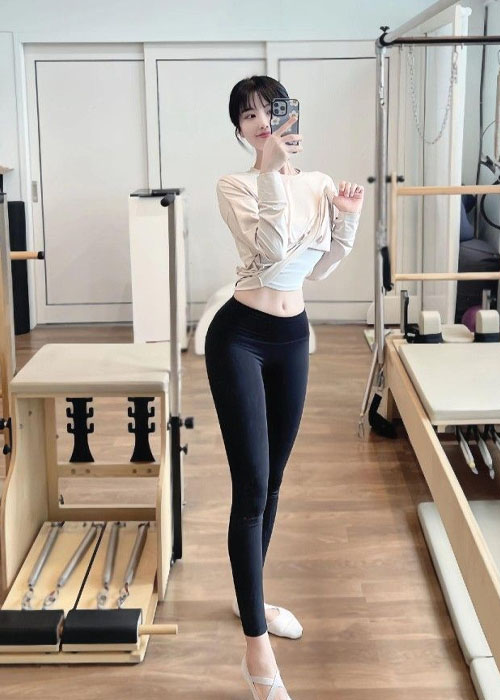 Top 99+ Ảnh Gái Xinh Mặc Quần Bó Sát(Legging) Khoe Dáng nuột nà Khó Cưỡng gái xinh mặc quần jean bó sát đời thường