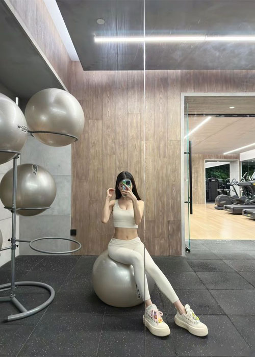 Top 99+ Ảnh Gái Xinh Mặc Quần Bó Sát(Legging) Khoe Dáng nuột nà Khó Cưỡng gái xinh mặc quần bó sát đời thường