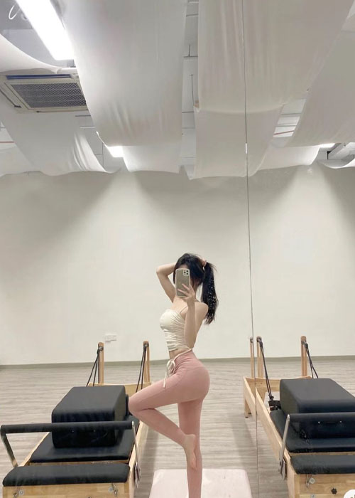 Top 99+ Ảnh Gái Xinh Mặc Quần Bó Sát(Legging) Khoe Dáng nuột nà Khó Cưỡng gái xinh mặc quần bó sát street style
