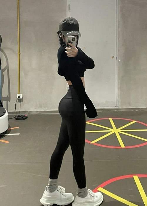 Top 99+ Ảnh Gái Xinh Mặc Quần Bó Sát(Legging) Khoe Dáng nuột nà Khó Cưỡng gái xinh mặc quần bó sát trẻ trung