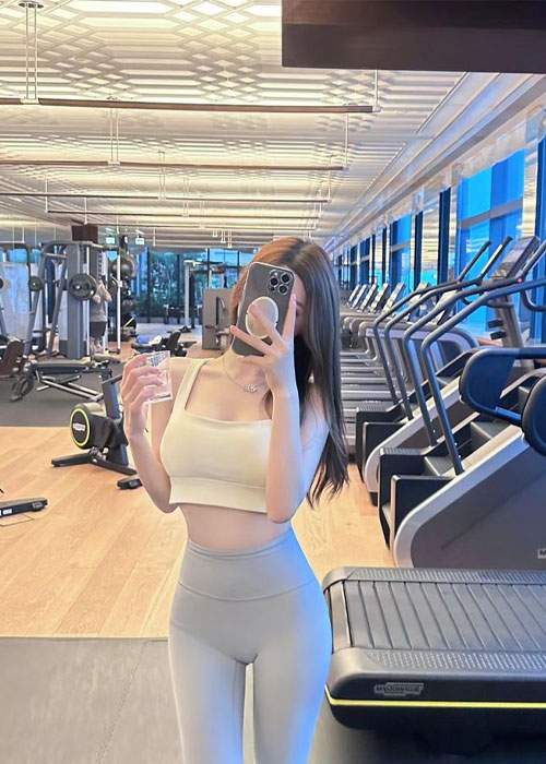 Top 99+ Ảnh Gái Xinh Mặc Quần Bó Sát(Legging) Khoe Dáng nuột nà Khó Cưỡng gái xinh mặc quần bó sát outfit đơn giản đẹp