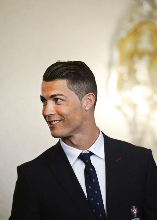 Top 7+ Kiểu Tóc Của Ronaldo Đẹp và Lịch Lãm Cho Phái Nam Kiểu tóc Slick Back Của Cristiano Ronaldo