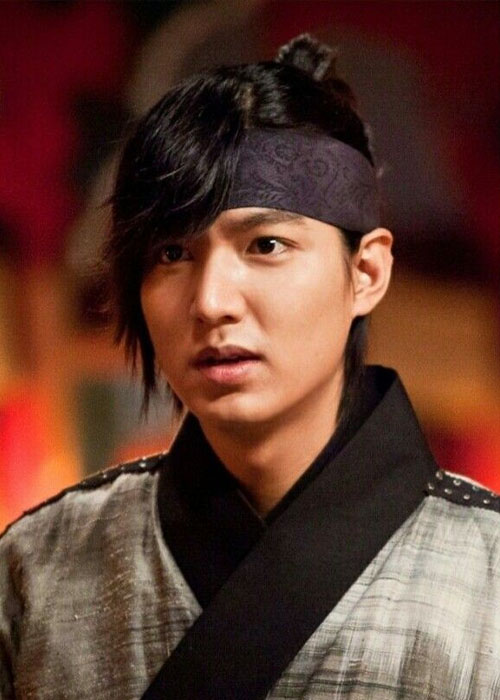Tổng Hợp 8+ Kiểu Tóc Của Lee Min Ho Đỉnh Cao Của Nhan Sắc Kiểu tóc dài buộc đuôi ngựa