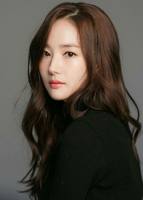 Top 6+ Kiểu Tóc Của Park Min Young Cho Các Cô Nàng Công Sở Kiểu tóc dài xoăn nhẹ