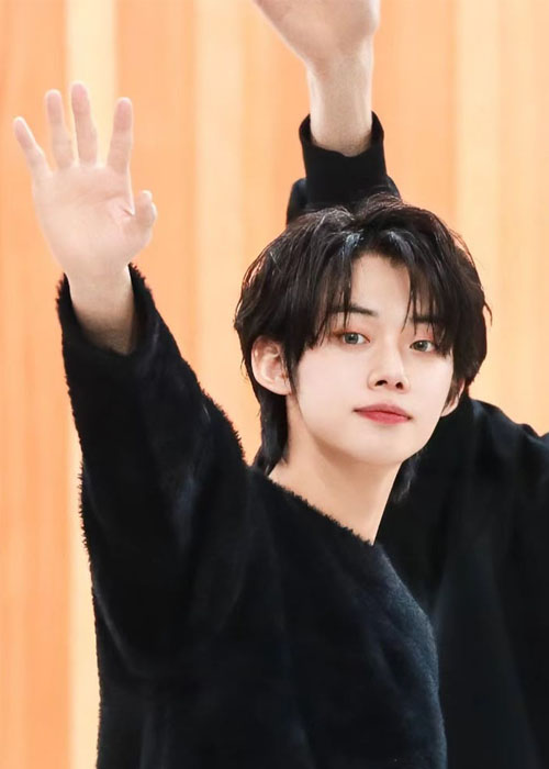 Top 5+ Kiểu Tóc Của Yeonjun (TXT) Với Phong Cách Trẻ Trung và Lịch Lãm Kiểu tóc layer của Yeonjun đầy cá tính