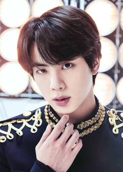 Top 9+ Kiểu Tóc Của Jin BTS Phong Cách Nam Tính, Mạnh Mẽ và Cá Tính Kim Seok-jin với kiểu tóc side part