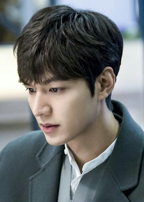 Tổng Hợp 8+ Kiểu Tóc Của Lee Min Ho Đỉnh Cao Của Nhan Sắc Lee Min Ho với kiểu tóc thẳng trong huyền thoại biển xanh