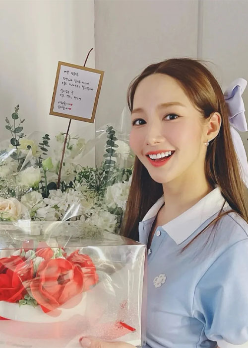 Top 6+ Kiểu Tóc Của Park Min Young Cho Các Cô Nàng Công Sở kiểu tóc buộc nửa đầu