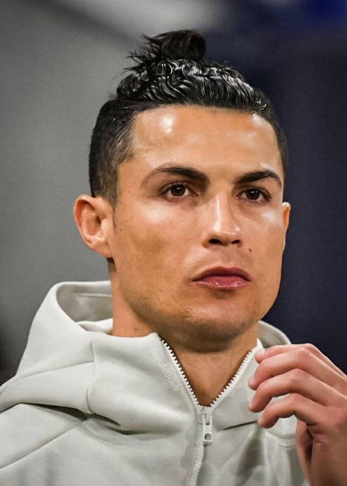 Top 7+ Kiểu Tóc Của Ronaldo Đẹp và Lịch Lãm Cho Phái Nam kiểu tóc man bun Ronaldo
