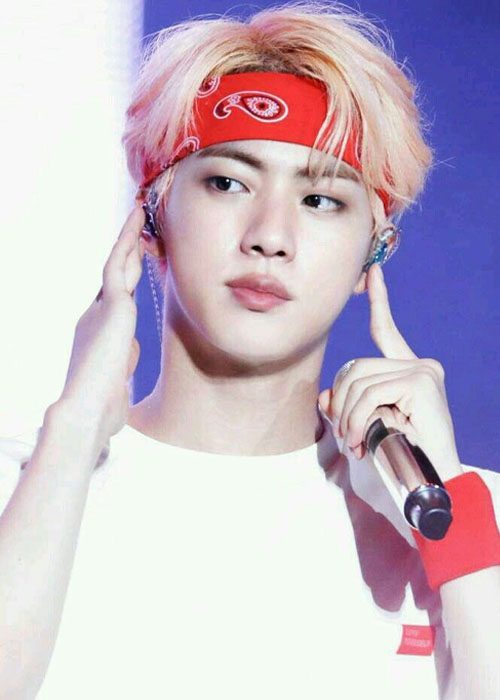 Top 9+ Kiểu Tóc Của Jin BTS Phong Cách Nam Tính, Mạnh Mẽ và Cá Tính nhuộm màu sáng