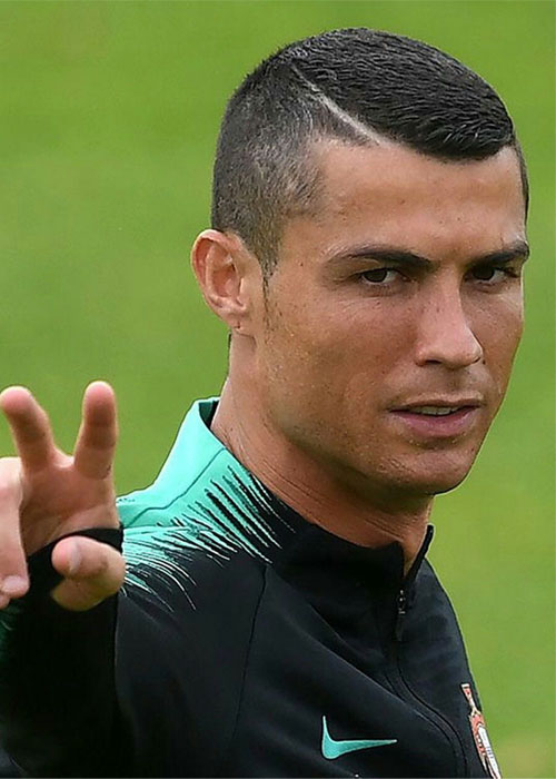 Top 7+ Kiểu Tóc Của Ronaldo Đẹp và Lịch Lãm Cho Phái Nam tóc Undercut của Ronaldo