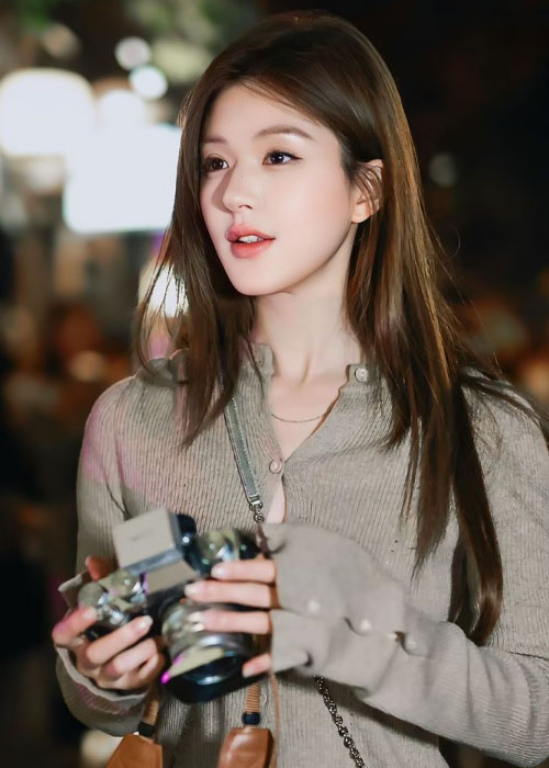 Top 7+ Kiểu tóc Của Triệu Lộ Tư Ngọt Ngào và Trẻ Trung Kiểu tóc layer dài của Triệu Lộ Tư