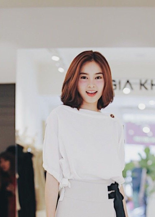 Top 5+ Kiểu Tóc Của Ninh Dương Lan Ngọc Thanh Lịch và Trẻ Trung Kiểu tóc ngắn ngang vai và cắt tỉa
