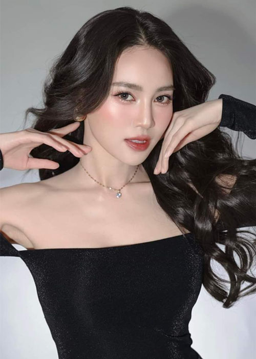 Top 5+ Kiểu Tóc Của Ninh Dương Lan Ngọc Thanh Lịch và Trẻ Trung Lan Ngọc với kiểu tóc uốn lơi sóng nhẹ