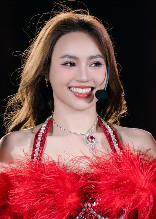 Top 5+ Kiểu Tóc Của Ninh Dương Lan Ngọc Thanh Lịch và Trẻ Trung Màu tóc nhuộm nâu tây