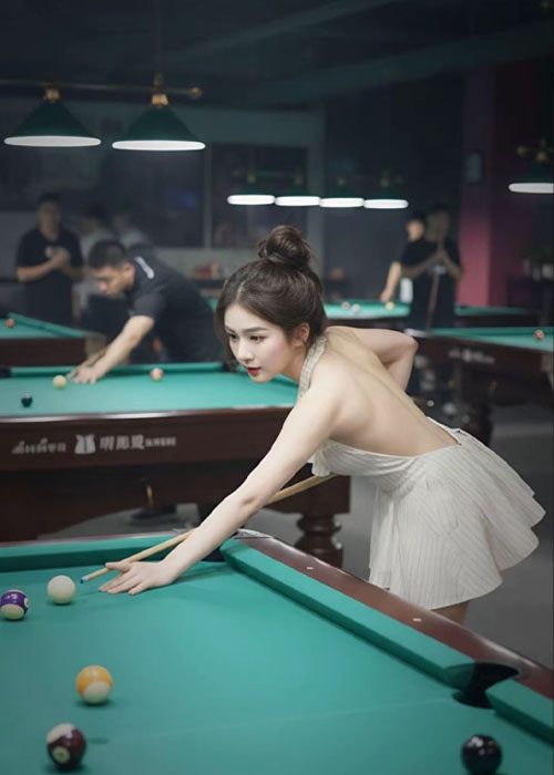 Tuyển Chọn 99+ Ảnh Gái Xinh Chơi Bida Với Vẻ Đẹp Cá Tính và Cuốn Hút Khó Cưỡng Hot girl đánh bida trong quán phong cách trẻ