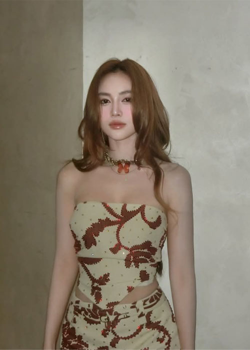 Top 5+ Kiểu Tóc Của Ninh Dương Lan Ngọc Thanh Lịch và Trẻ Trung nâu caramel dịu mắt của Lan Ngọc