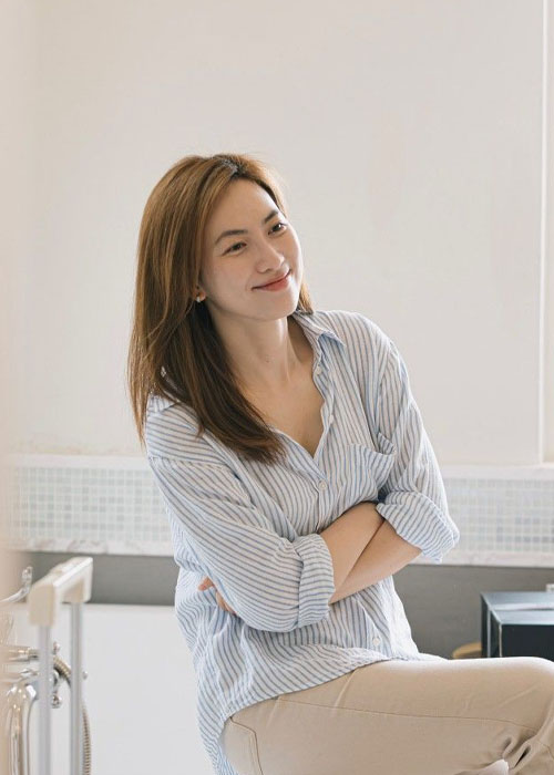 Top 5 Kiểu Tóc Của Phương Anh Đào Dịu Dàng, Nữ Tính và Đầy Cuốn Hút tóc dài để thẳng của Phương Anh Đào