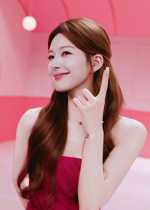 Top 7+ Kiểu tóc Của Triệu Lộ Tư Ngọt Ngào và Trẻ Trung tóc dài uốn sóng lơi của Triệu Lộ Tư